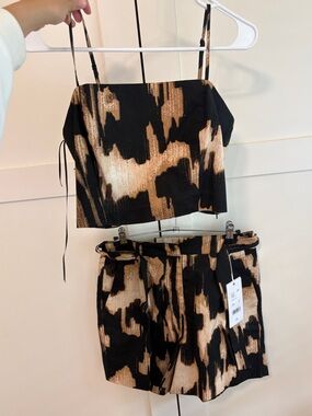 Le' AL.X Coordinating Printed Sleeveless Square Neckline Bra Top and Shorts Set